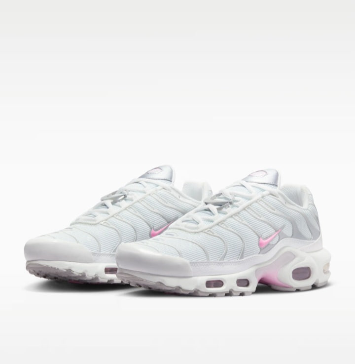 NIKE Women's AIR MAX PLUS Cushioning Casual Running Sneakers